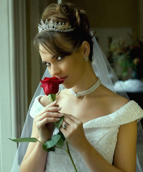 photo of a bride at Hotel Utica