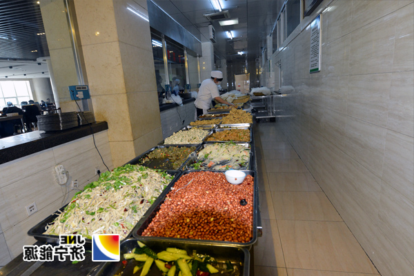 安居煤矿：清退餐饮公司自营食堂降成本