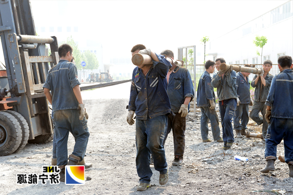 安居煤矿：五一期间对料场进行集中清理整治