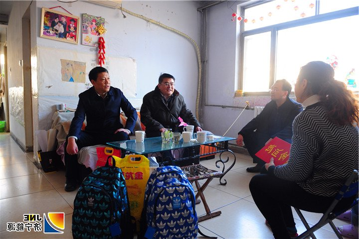 1548400928997907.jpg 2019-1-23丰家雷 张广宇走访困难职工(济宁能源运河煤矿洗煤厂职工宋文涛).jpg