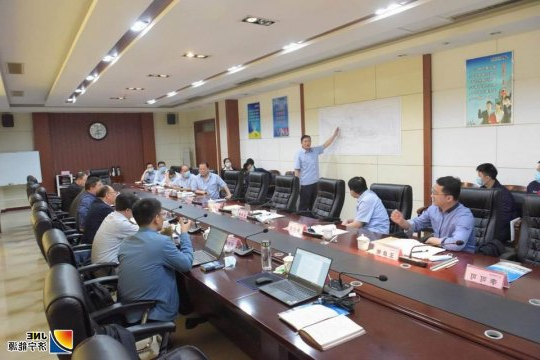 鲁西分局到霄云煤矿开展冲击地压安全风险辨识会诊