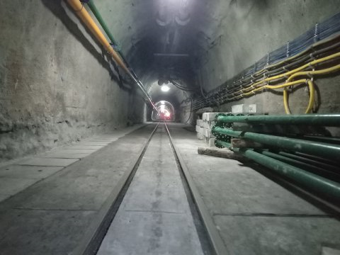 霄云煤矿全力打造井下运输“高铁”