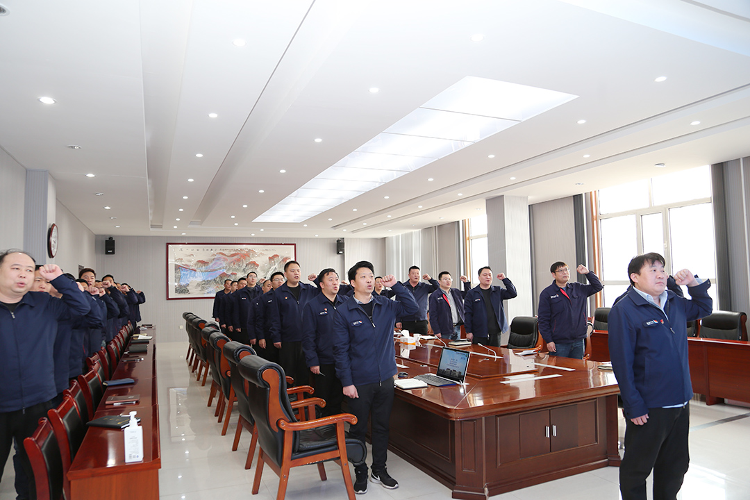 2022年3月20日，朱家峁煤矿召开“打造千亿级集团 我来担当我来干”主题教育宣誓活动（姜鹏摄）.jpg