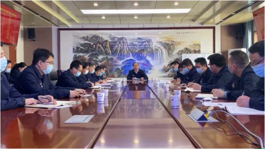 义桥煤矿：开展“打造千亿级集团 我来担当我来干”集体宣誓活动