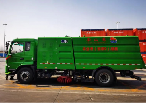 推进新能源保洁！梁山港道路清扫车实现“迭代升级”