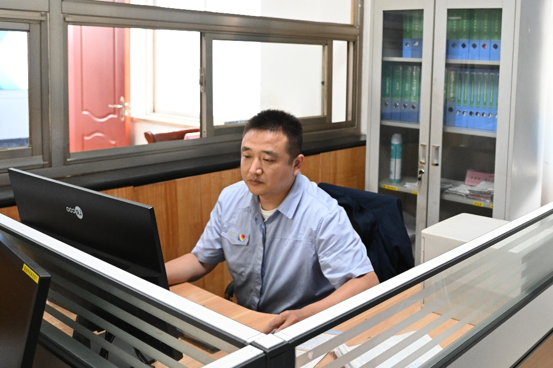 1720676655139009.jpg 青安岗员查隐患.jpg