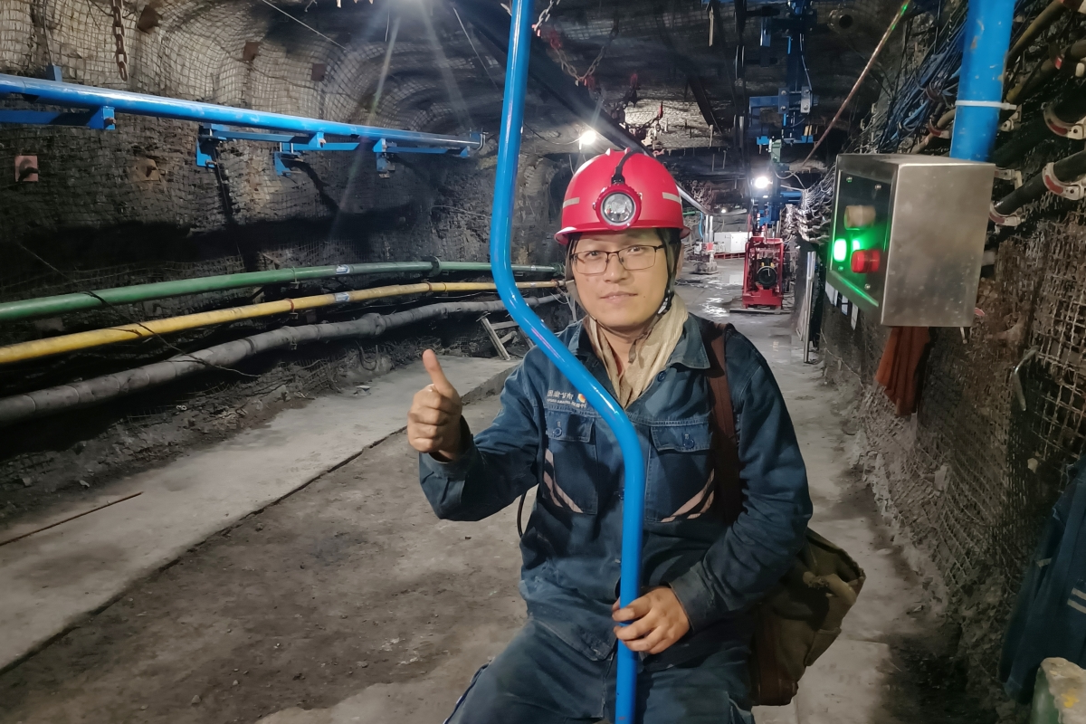 1747185650120686.jpg 五采区西翼大巷侯车运行__副本.jpg