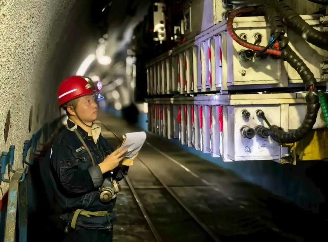 1759887998495295.jpg 001.jpg