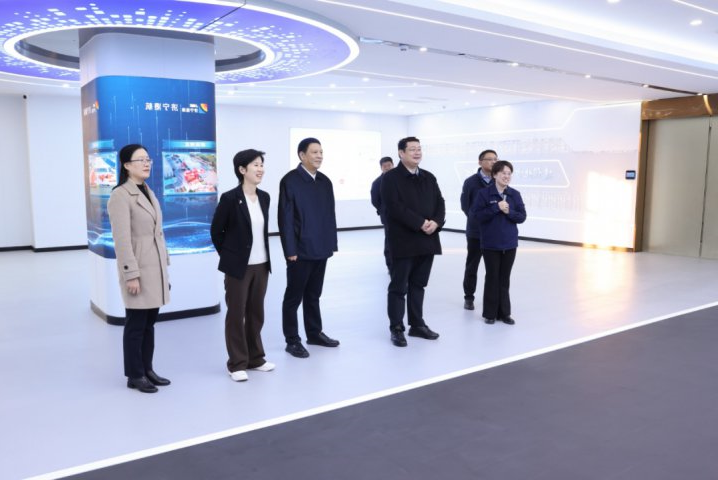 日照银行客人到访济宁能源集团参观调研