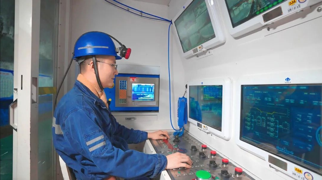 1764818502131281.jpg 002.jpg