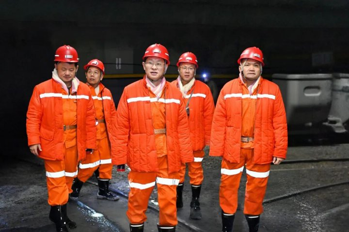 王崇景到金桥煤矿二号井督导项目建设